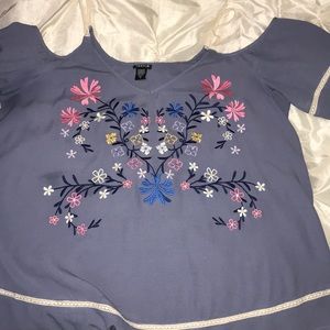 Women’s cold shoulder top